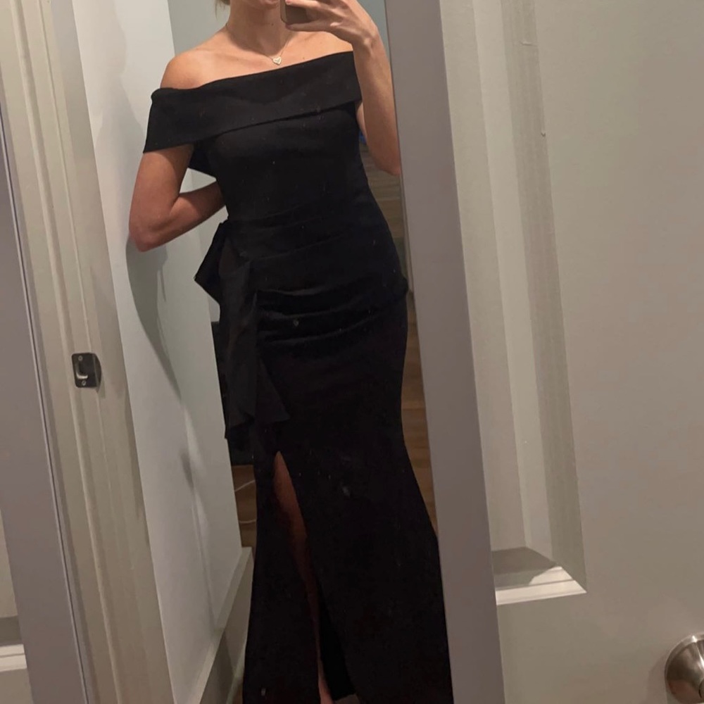 Sakura gown in black perfect for a wedding or event!